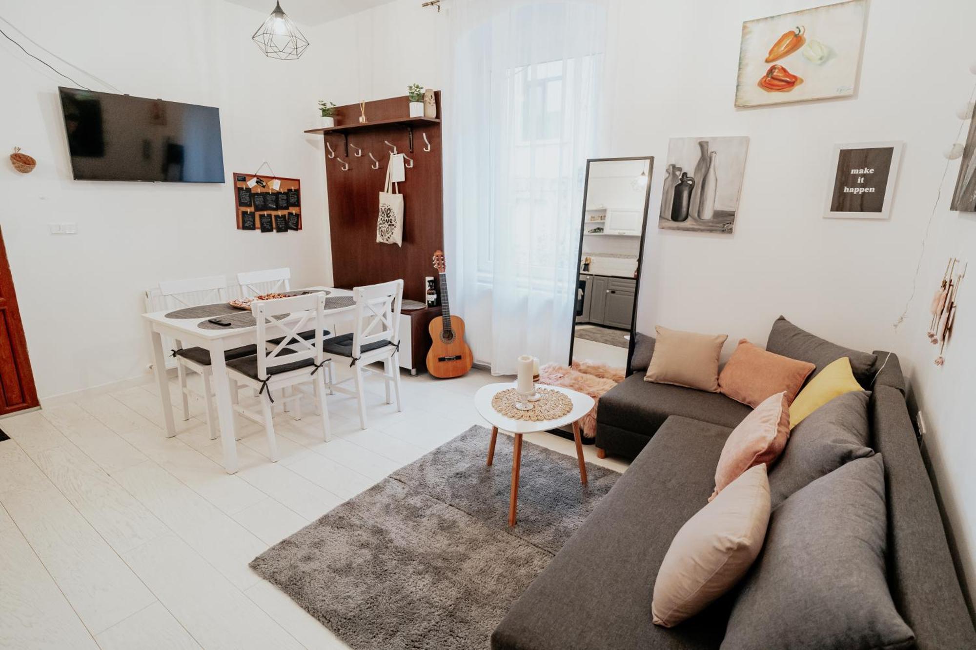 The Change House- Cozy Vibe Terasa Dormitoare Separate Braşov