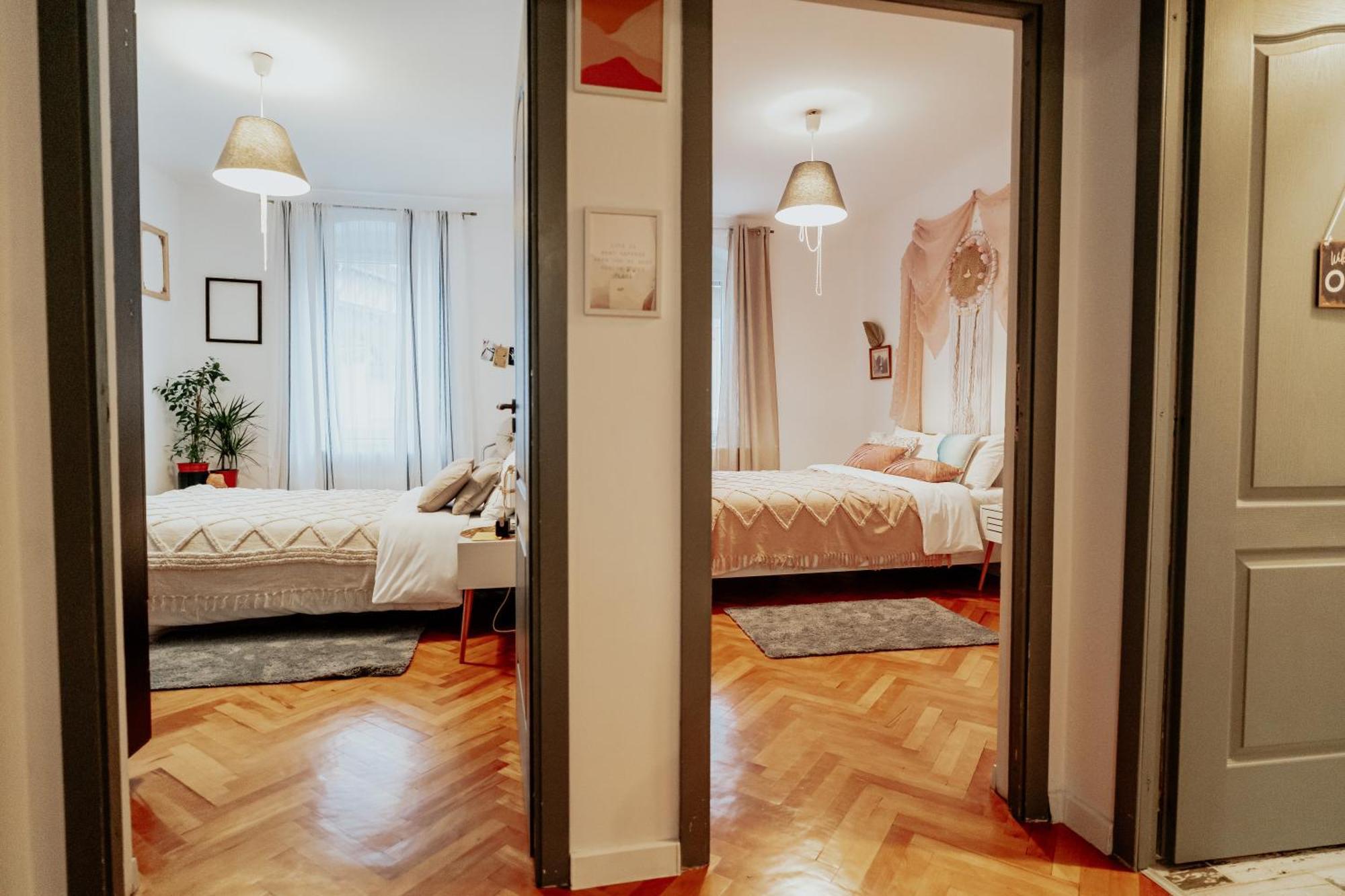 The Change House- Cozy Vibe Terasa Dormitoare Separate Braşov